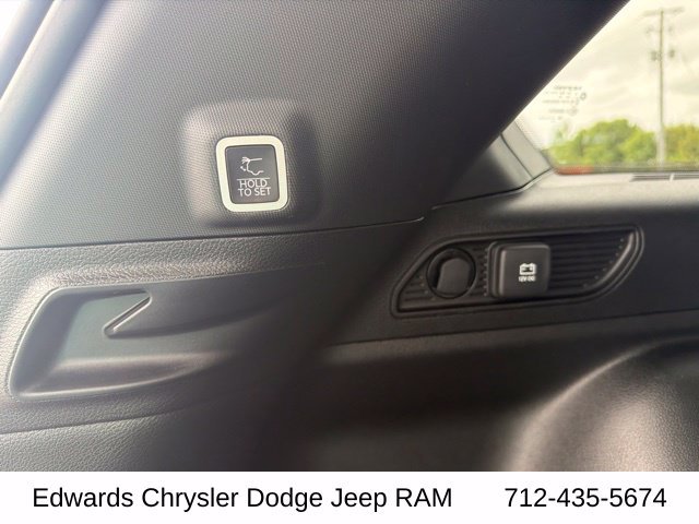 New 2027 High-Gloss Black Paint Jeep Limited image 30