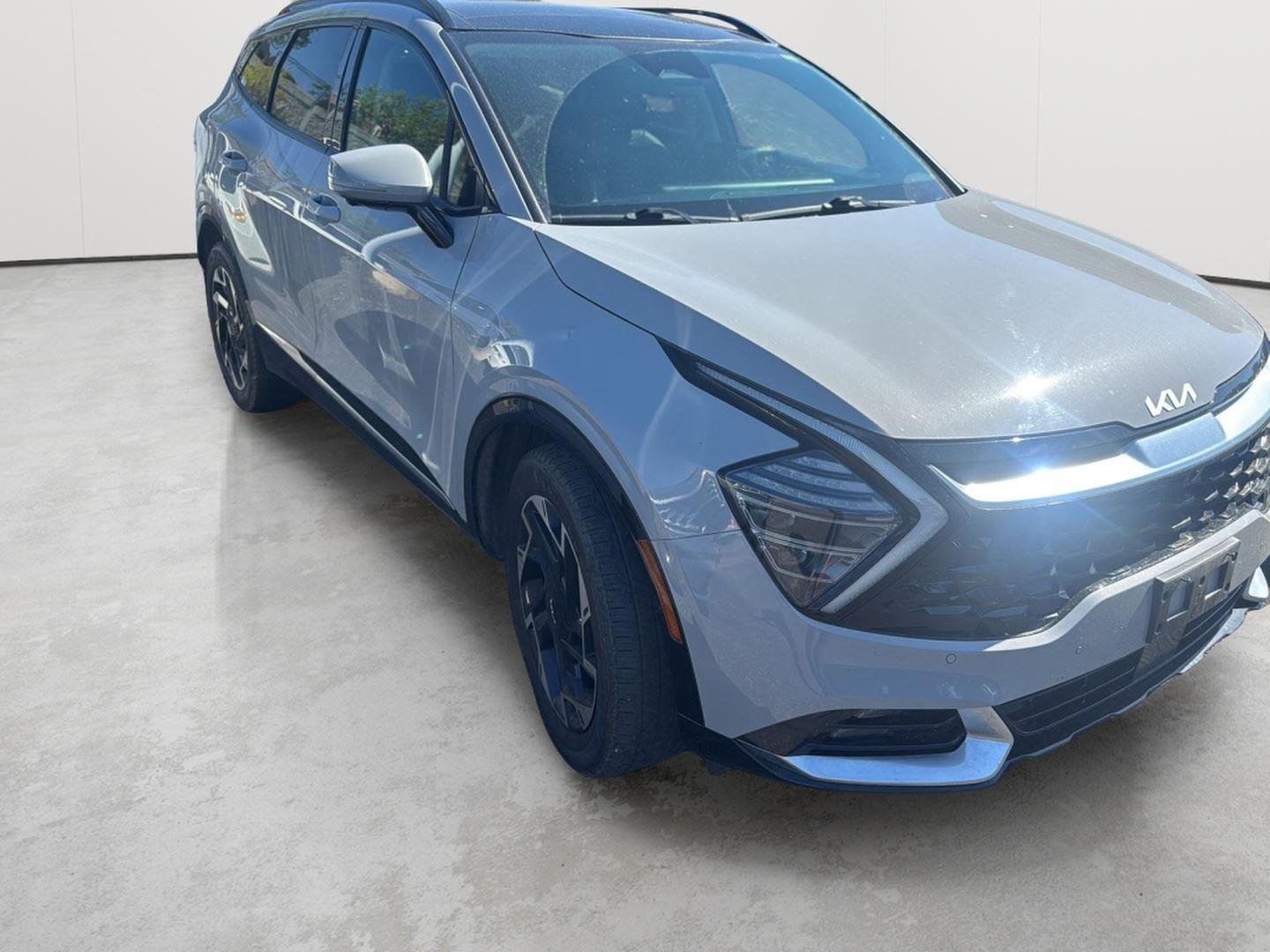 Used 2023 Wolf Gray Kia SX-Prestige image 2
