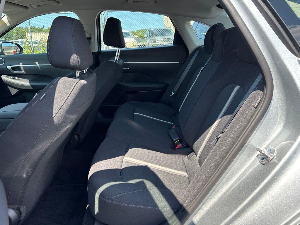 New 2026 Silver Hyundai SE image 27
