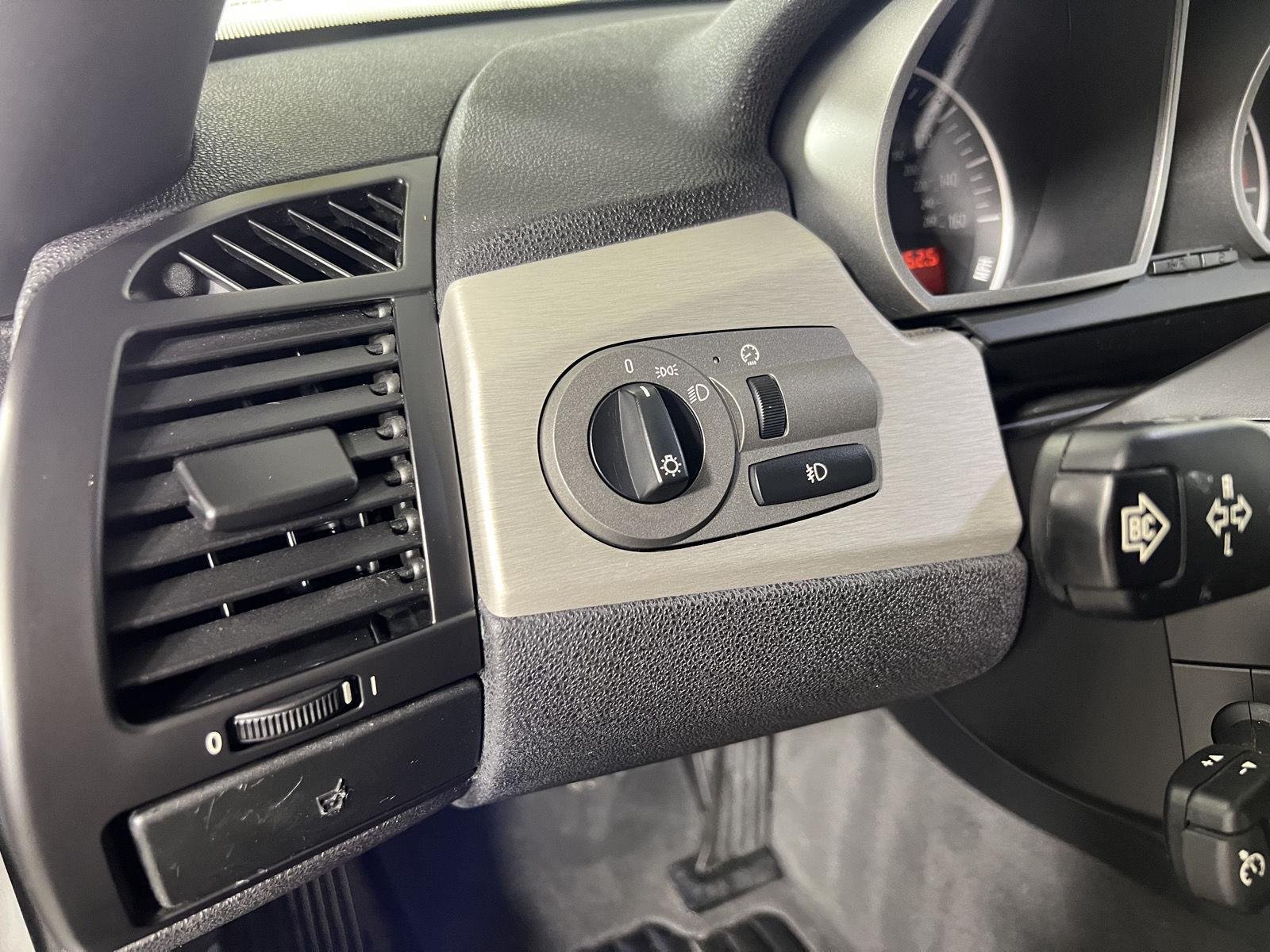 Used 2003  BMW 3.0i image 9
