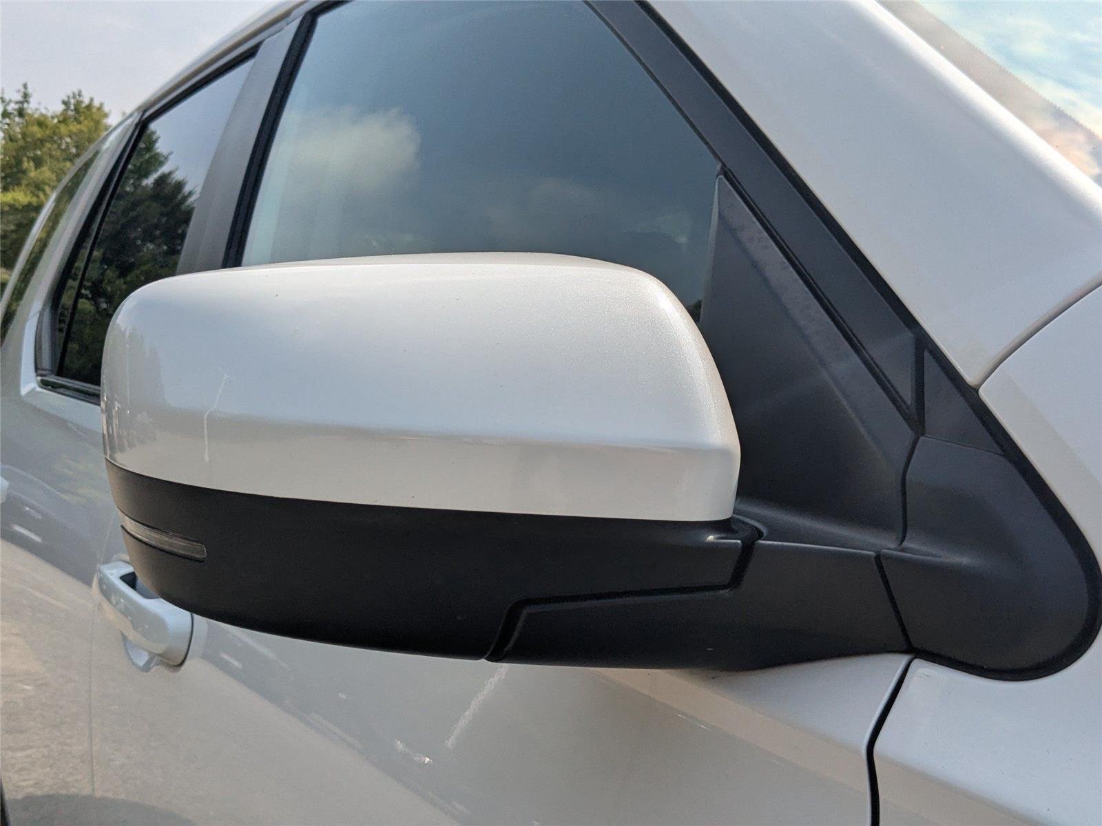 Used 2023 Platinum White Pearl Honda EX-L 7 Passenger image 11