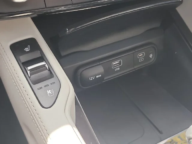 Certified Used 2023 White Kia SX-Prestige image 30