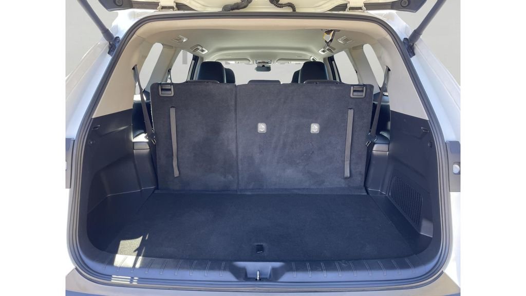Used 2024 Beige Toyota XLE image 9