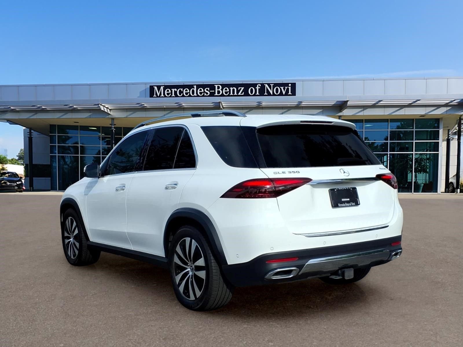 Certified Used 2025  Mercedes-Benz GLE 350 image 3