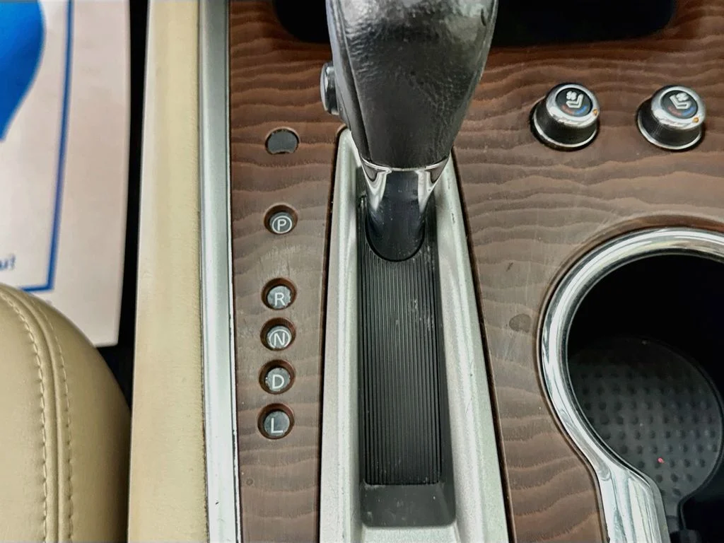 Used 2017 Pearl White Nissan Platinum image 22