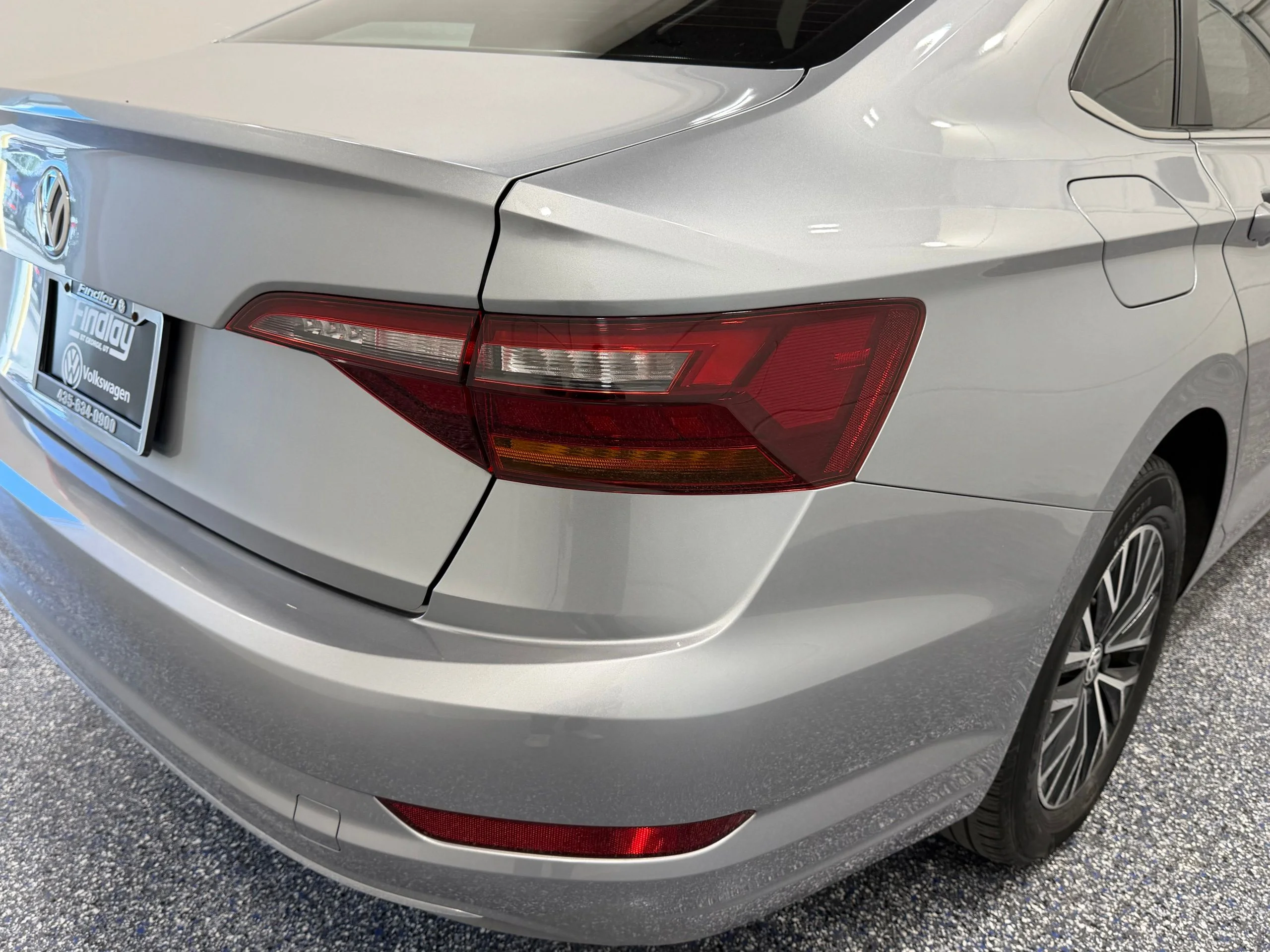 Used 2019 Silver Volkswagen SEL image 17