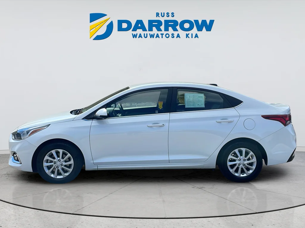 Used 2022 White Hyundai SEL image 2
