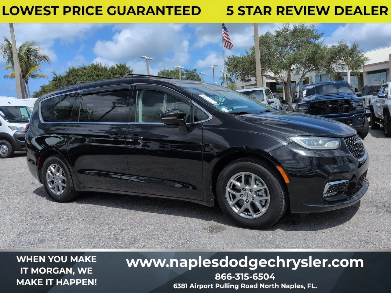 2021 Chrysler Pacifica Touring's photo