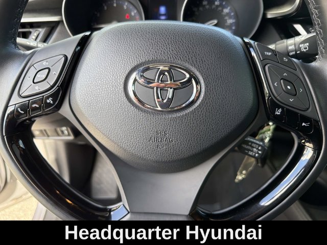 Used 2018 Silver Toyota XLE image 20