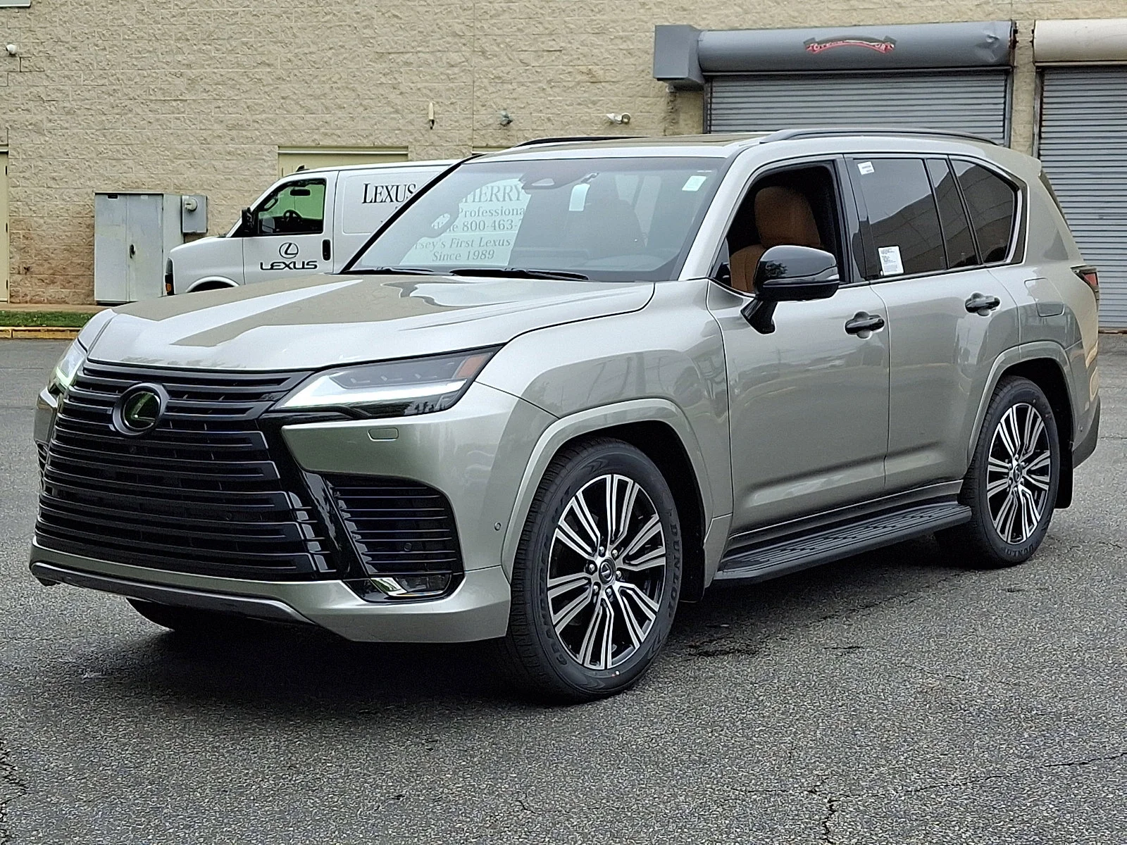 2026 Lexus LX 700h Luxury - Photo 2