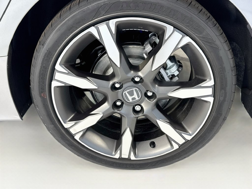 New 2026 Solar Silver Metallic Honda Sport Touring image 31