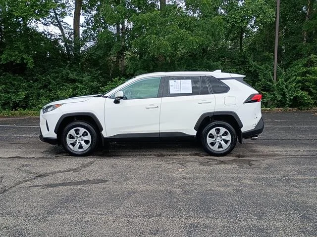 Used 2022 White Toyota LE image 6