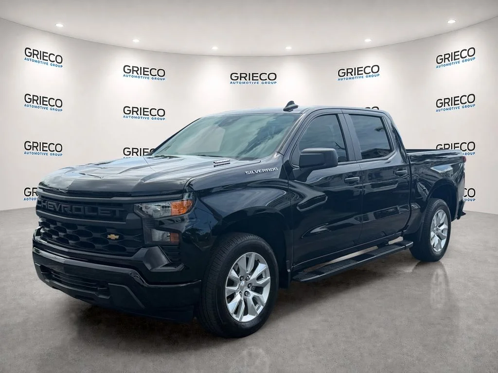 Used 2025 Black Chevrolet Custom image 3
