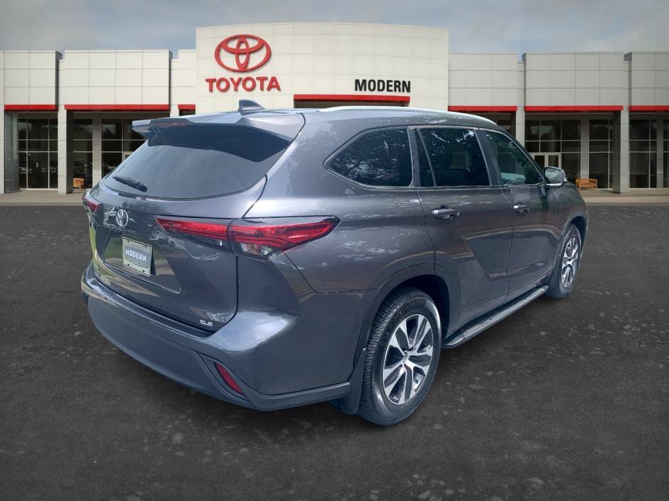 Used 2023 Magnetic Gray Metallic Toyota XLE image 5