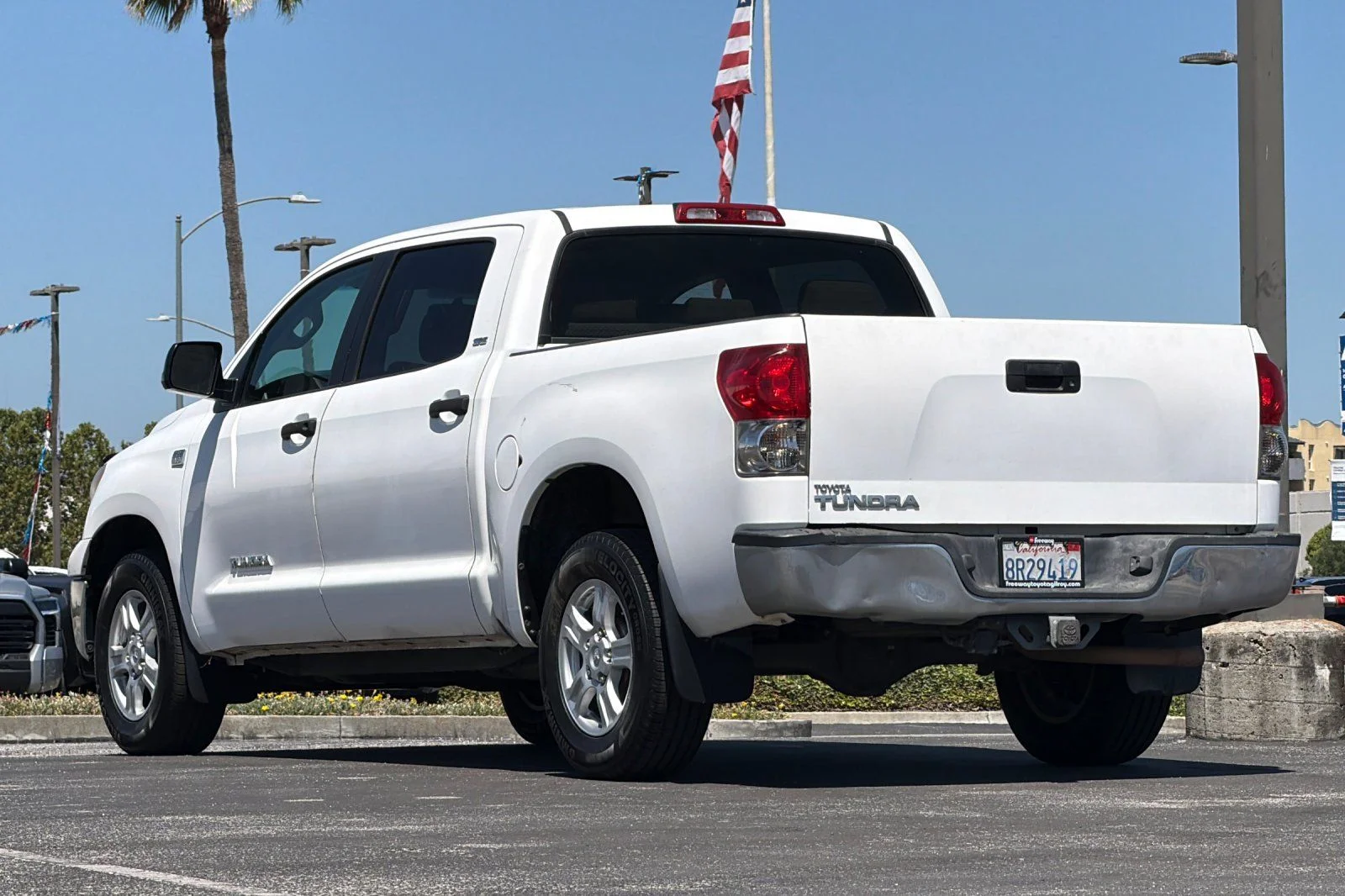 Used 2007 White Toyota SR5 image 6
