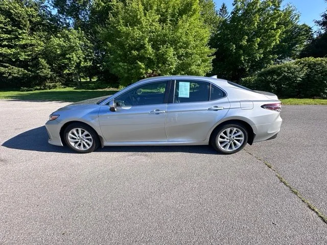Used 2022 Silver Toyota LE image 6