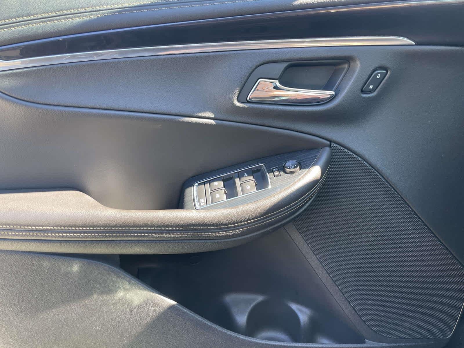 Used 2016 Blue Velvet Metallic Chevrolet LT image 31