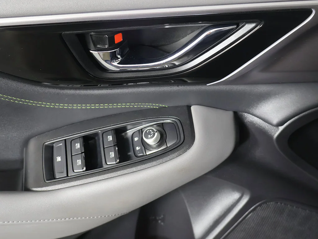 Used 2025 Black Subaru Onyx Edition image 35