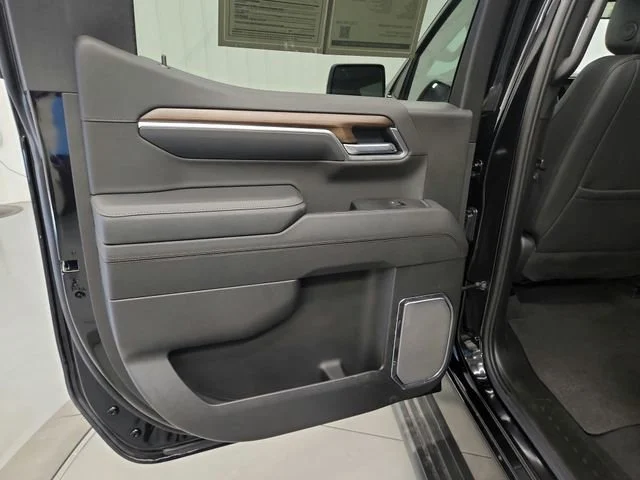 Used 2026 Black Chevrolet High Country image 35
