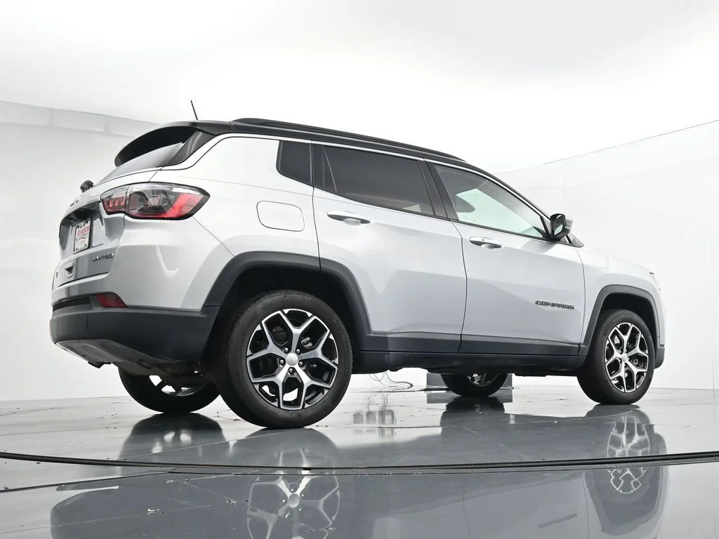 Used 2024 Silver Jeep Limited image 38