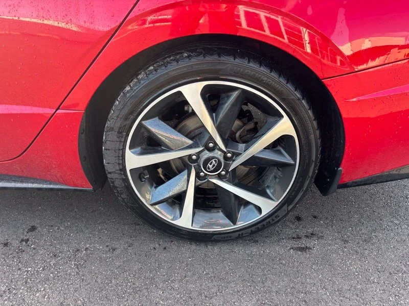Used 2021 Red Hyundai SEL Plus image 16