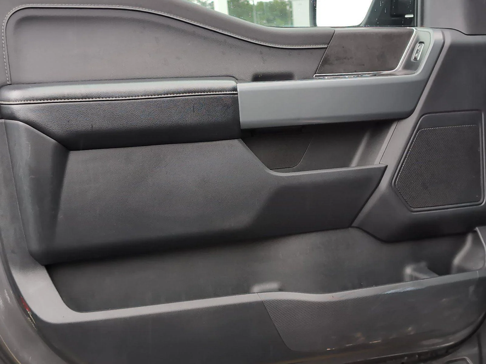 Used 2024 Carbonized Gray Ford XLT image 18