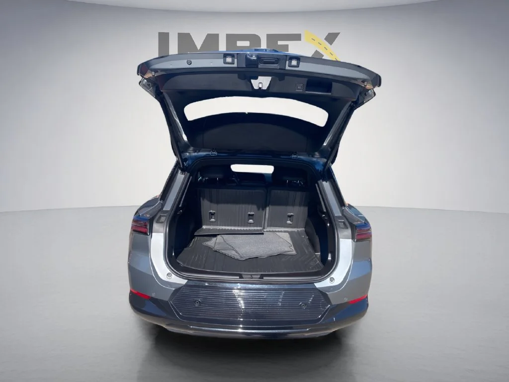 Used 2024 Sterling Gray Metallic Chevrolet 2LT image 29