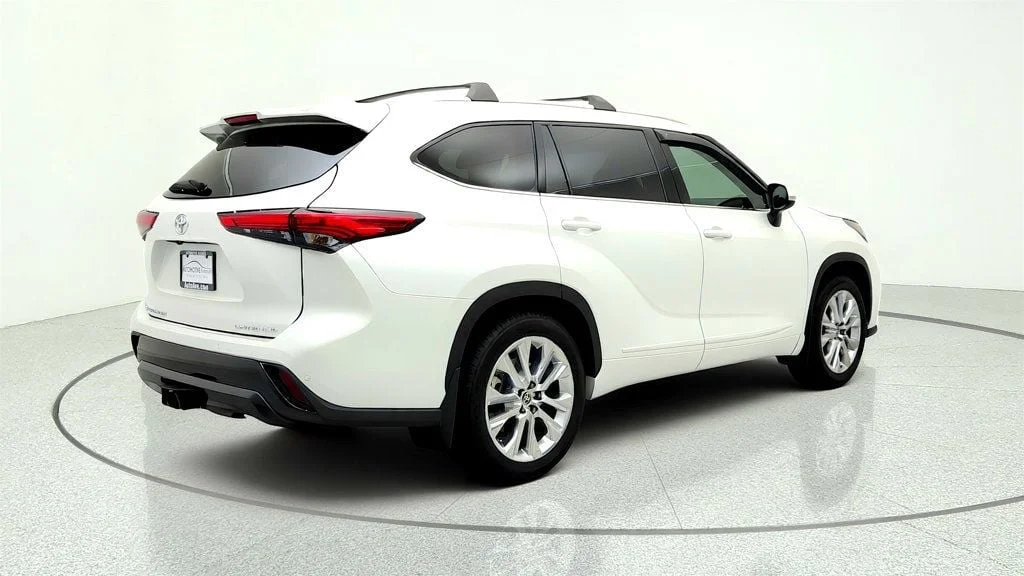 Used 2023 Wind Chill Pearl Toyota Limited-L4T AWD image 5