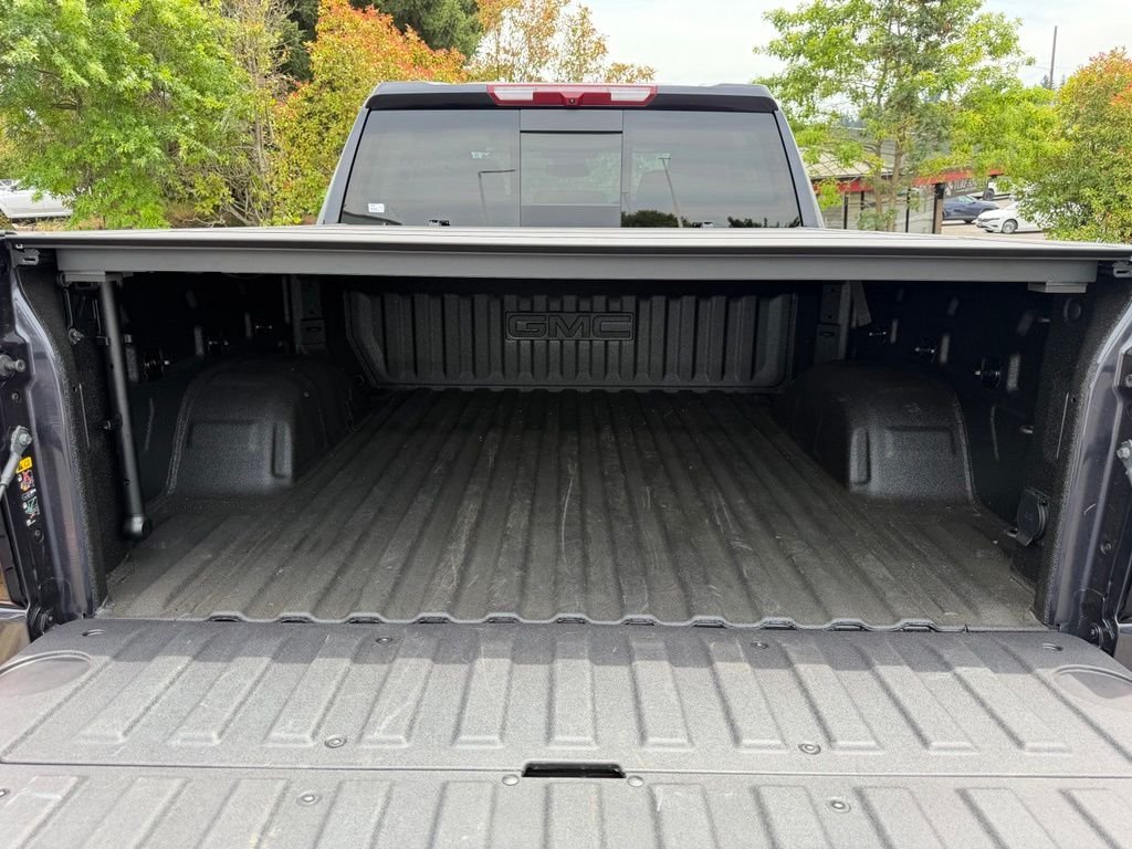 Used 2025 Silver GMC Denali image 10
