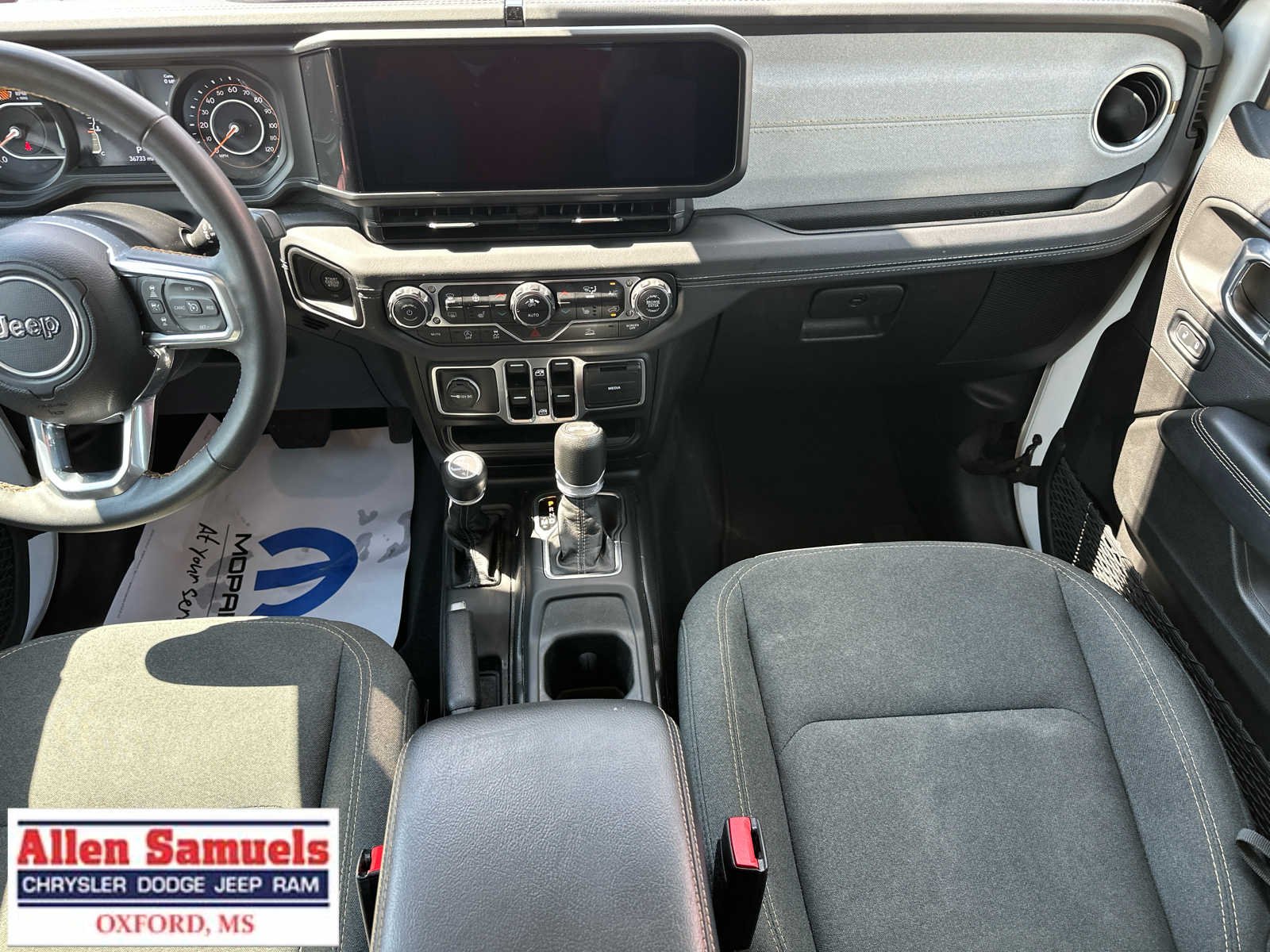 Certified Used 2025 Bright White Clearcoat Jeep Sahara image 15