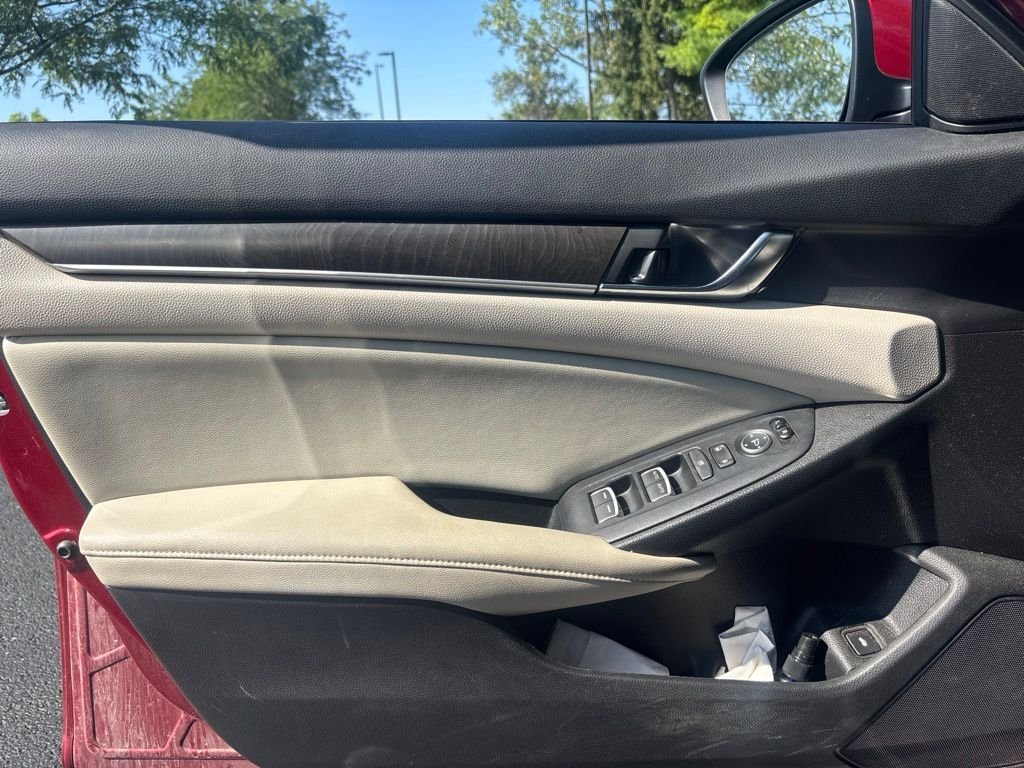 Used 2018 Radiant Red Metallic Honda EX image 7
