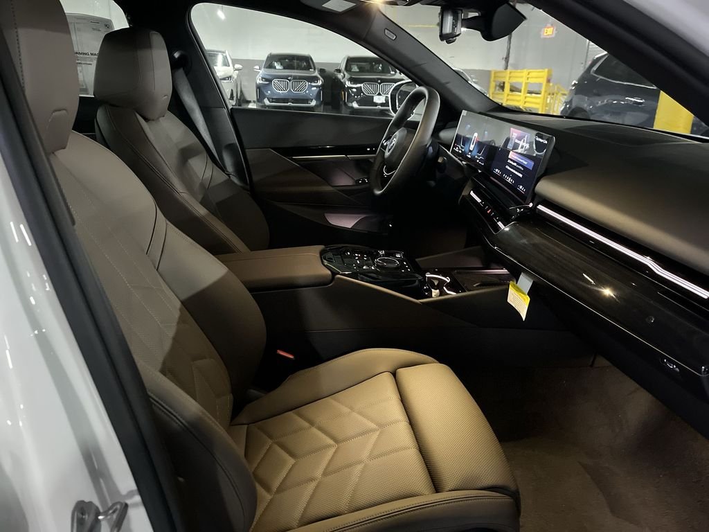 2026 BMW 5 Series 530i - Photo 25