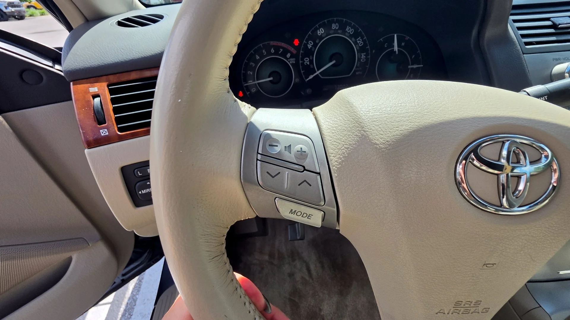 Used 2008 Gray Metallic Toyota SLE image 17