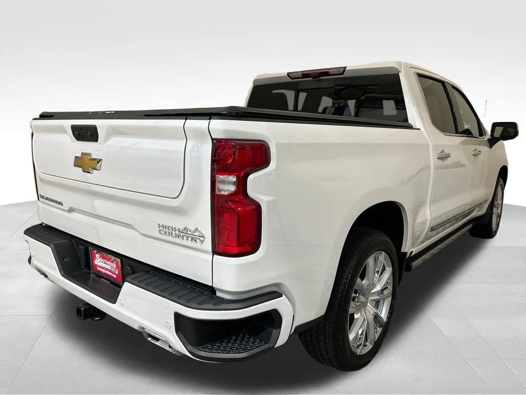 Used 2024 White Chevrolet High Country image 7