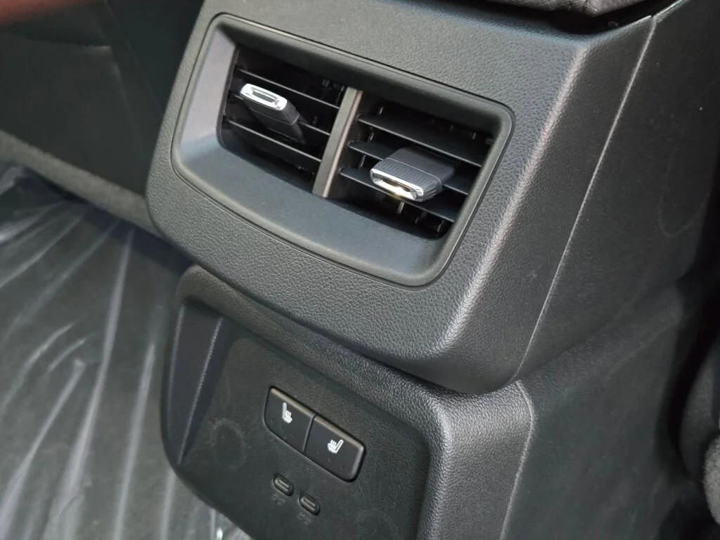 2025 Chevrolet Equinox EV RS - Photo 10