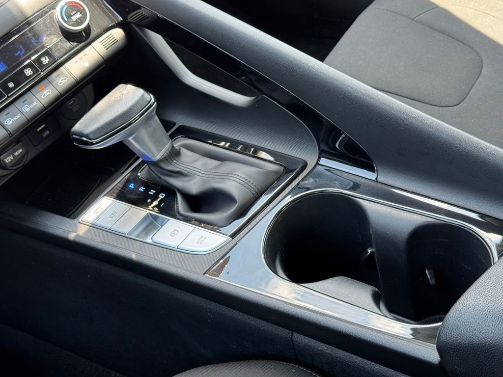 Used 2025 Gray Hyundai SEL Convenience image 30