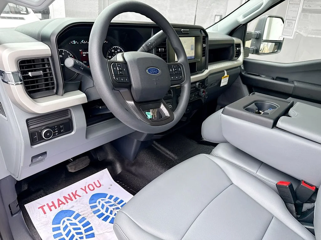 New 2026 Oxford White Ford XL image 9