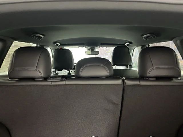 New 2026 Bright White Clear-Coat Exterior Paint Jeep Latitude image 26