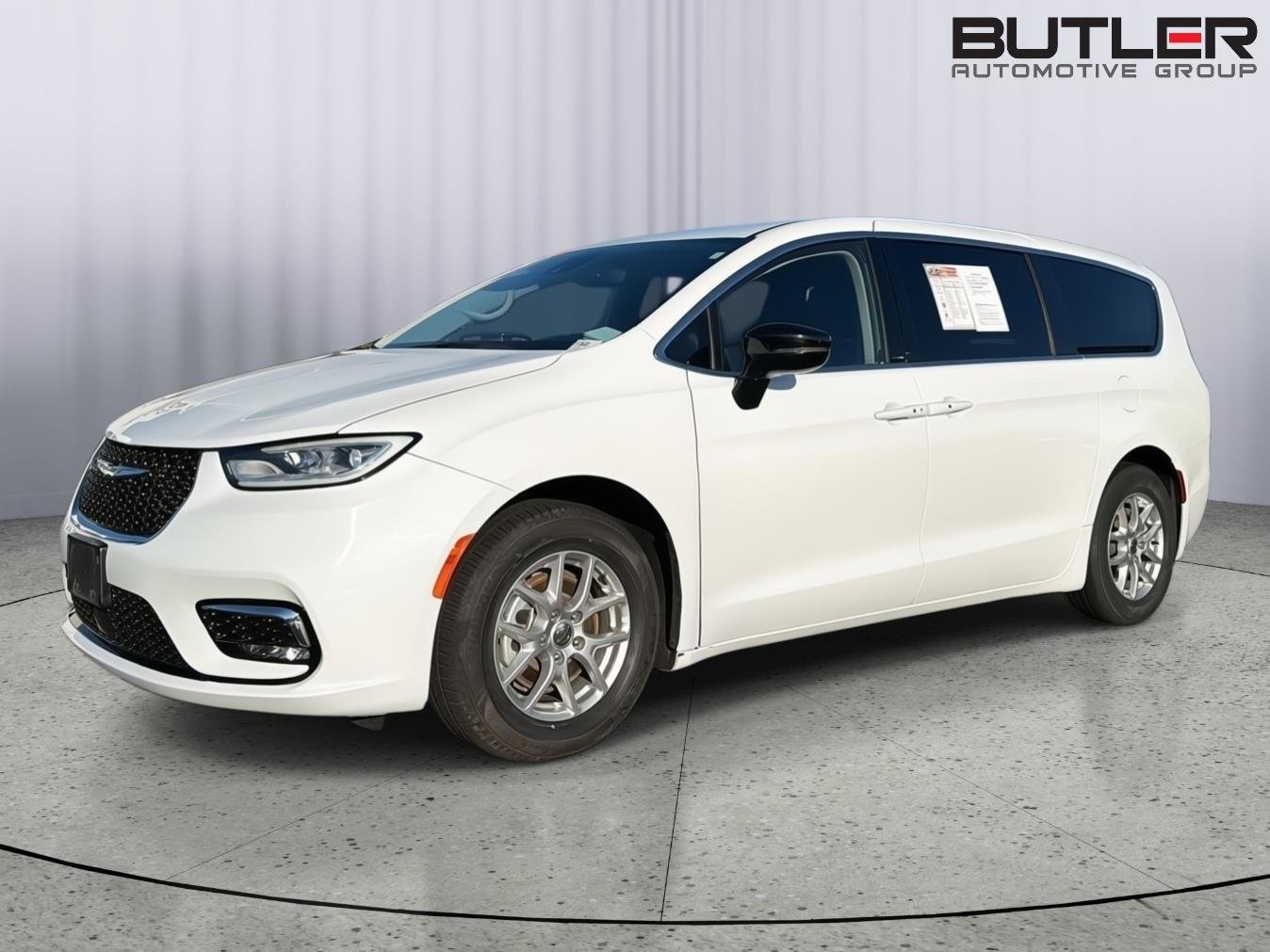 Used 2024 Bright White Clearcoat Chrysler Touring L image 1