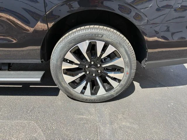New 2027 Agate Black Metallic Ford Platinum image 18
