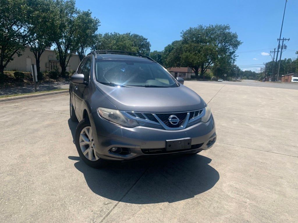 Used 2013 Gray Nissan SL image 2