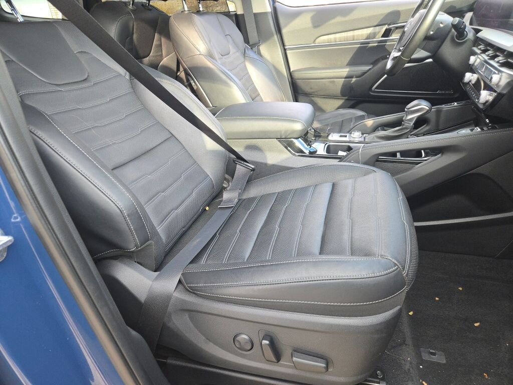 Used 2023 Black Kia SX X-Line image 8