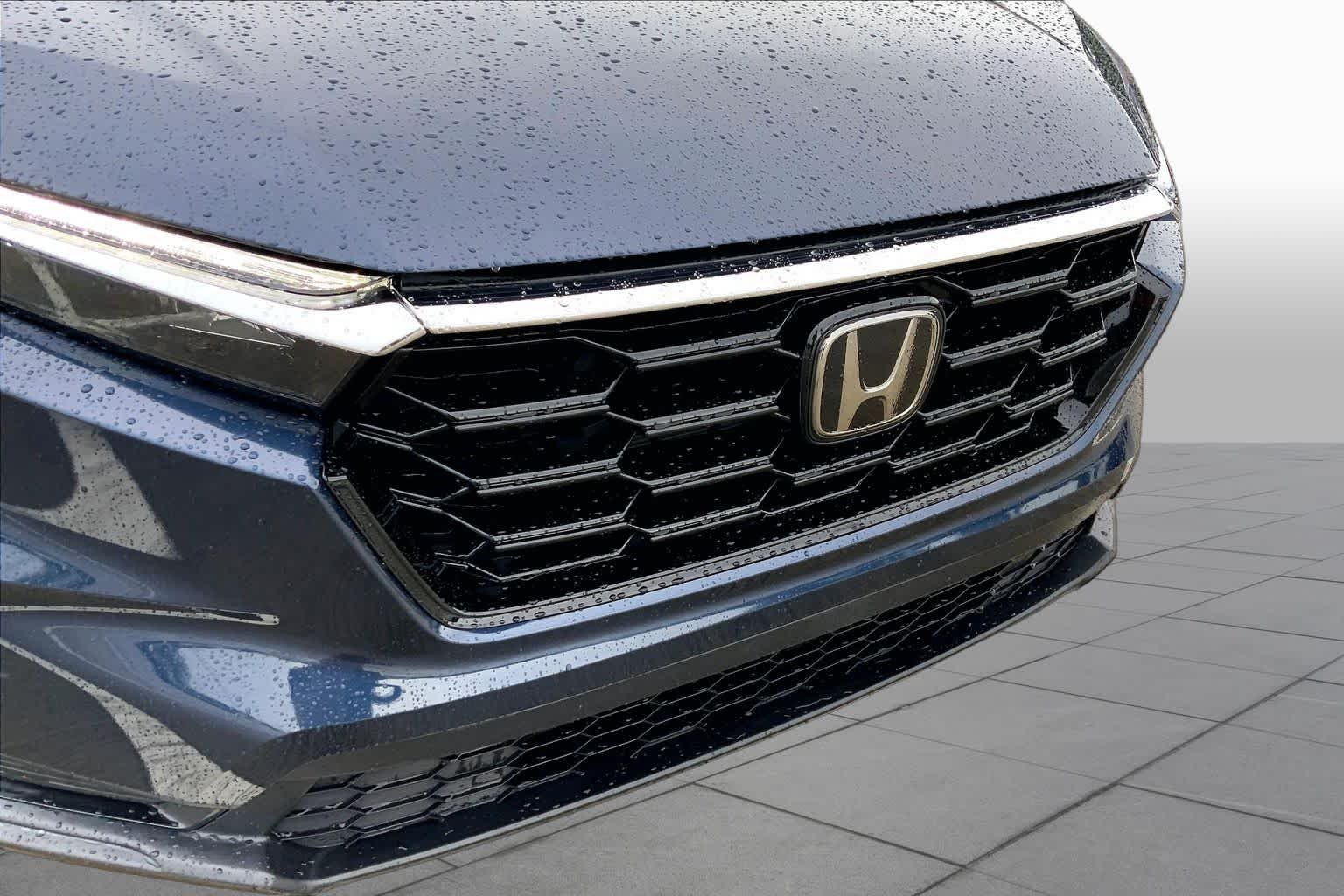 Used 2024 Canyon River Blue Metallic Honda EX image 29