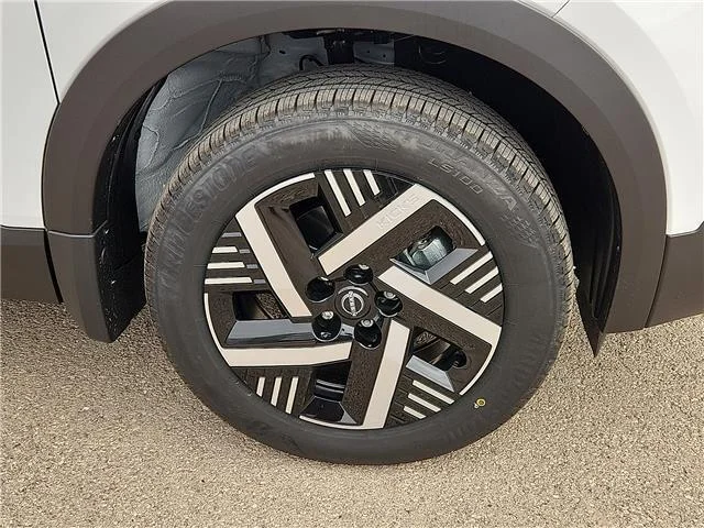 New 2027 QM1 Fresh Powd Nissan SV Front-Wheel Drive image 5