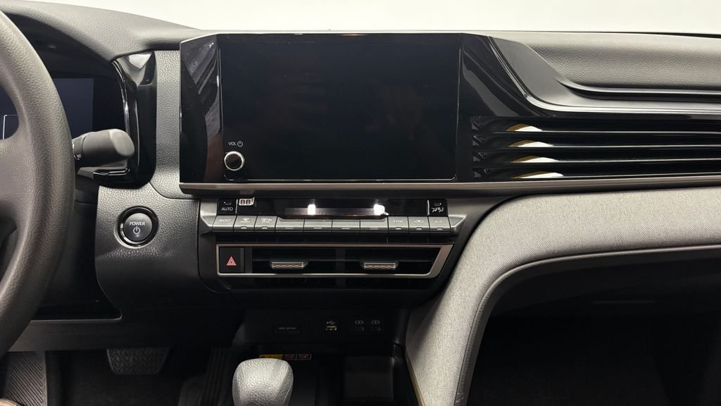Used 2025  Toyota LE image 18