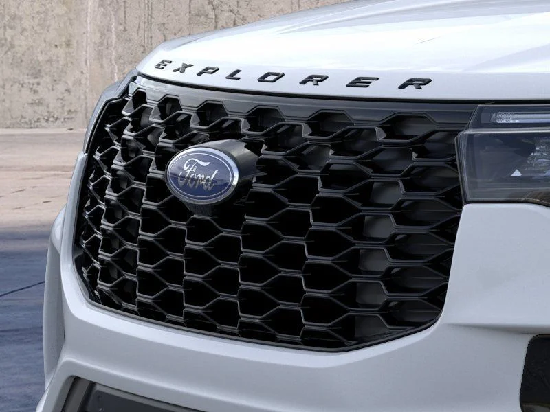 New 2026 Space White Metallic Ford ST-Line image 48