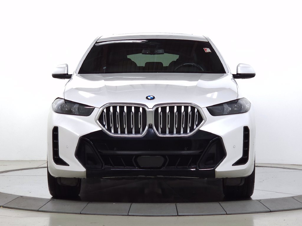Used 2024 White BMW xDrive40i image 11