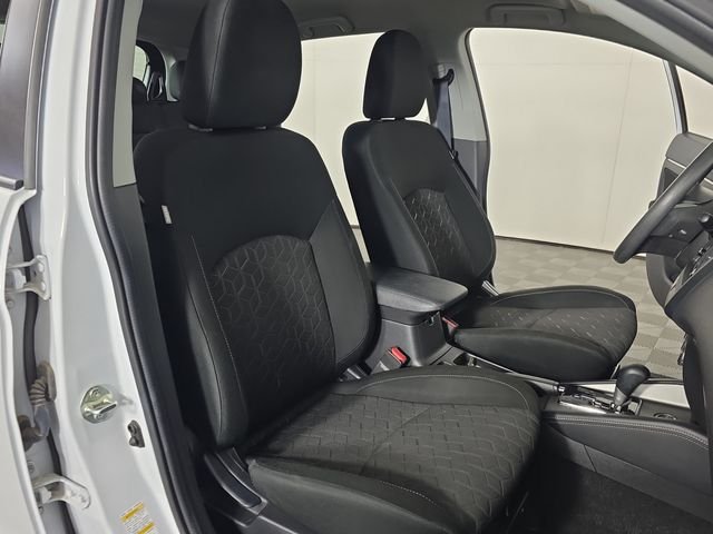 Used 2024  Mitsubishi 2.0 ES image 30