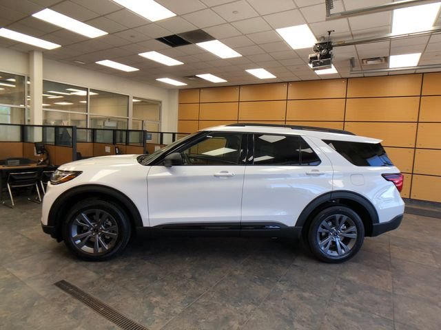 New 2026 Star White Metallic Tri-Coat Ford Active image 4