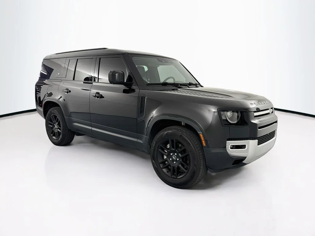 Used 2024 Black Land Rover S image 3